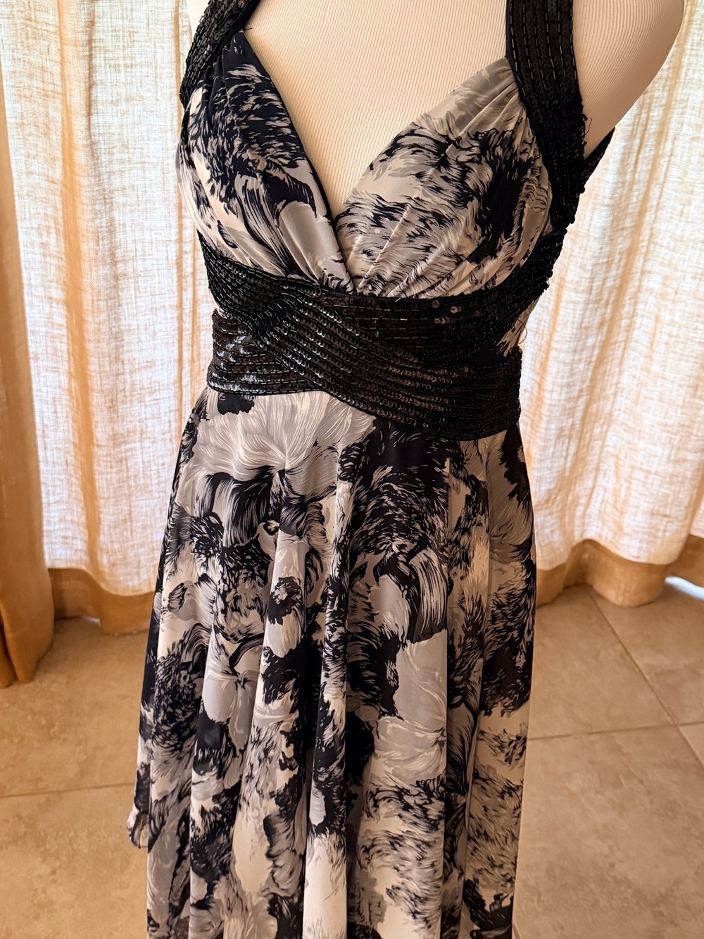 Niki Lavis Black and White One-Shoulder Floral Evening Dress